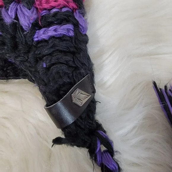 VOLCOM Men Womens Unisex Black Purple Blue Earflap Knitted Winter Hat Punk Skate - Picture 2 of 3